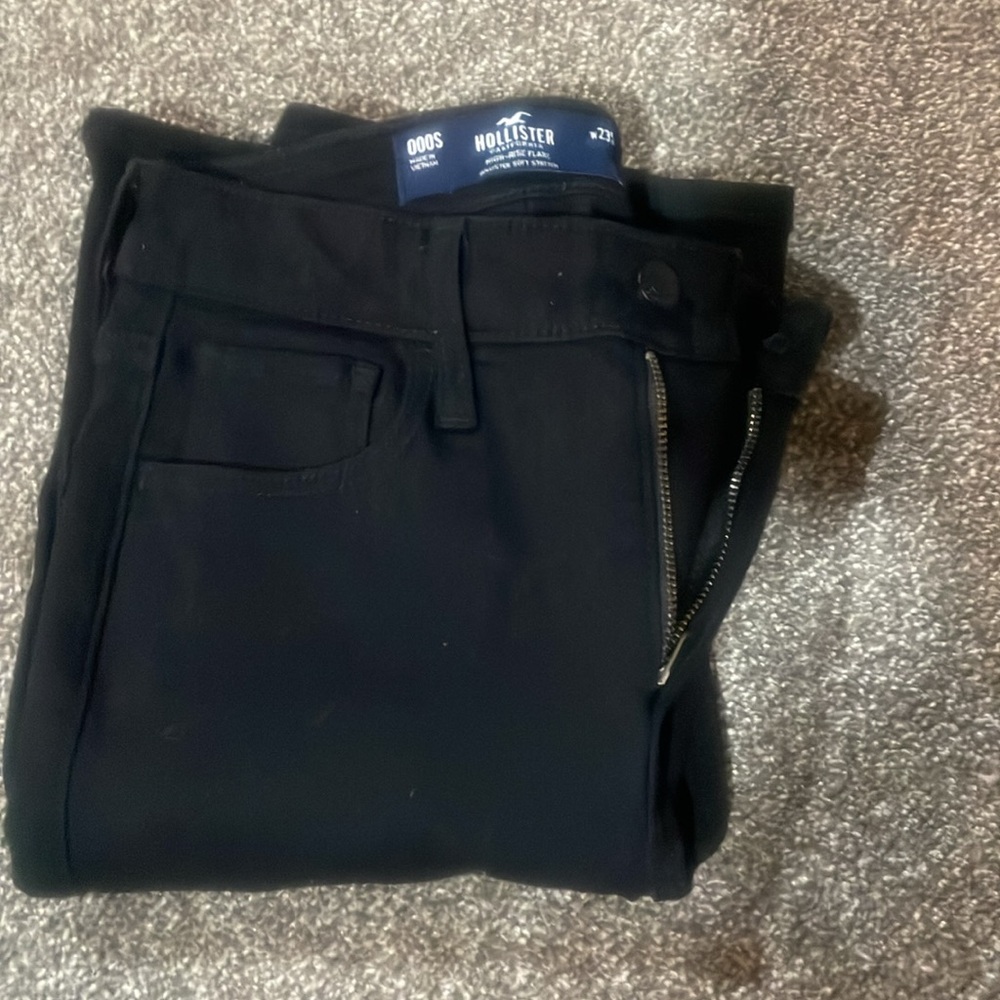 Hollister high rise flare jeans in black - 000s/w23s